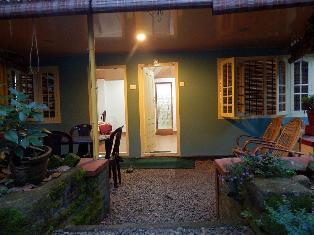 טקאדי Green Garden Cottage מראה חיצוני תמונה